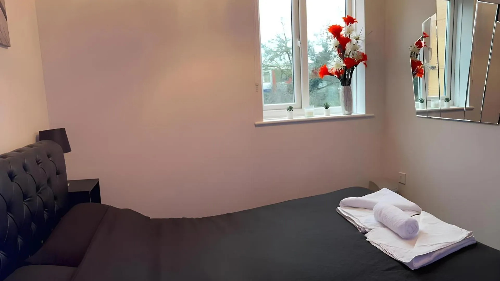 Sleek & Stylish - E15 Apartment With Parking London United Kingdom